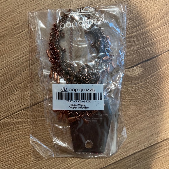 Paparazzi “Rogue Vogue Copper Necklace” - Picture 4 of 5